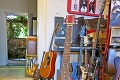 Imrich vedie unikátne múzeum: Pýši sa aj gitarou od svetoznámej hviezdy!
