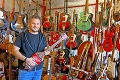 Imrich vedie unikátne múzeum: Pýši sa aj gitarou od svetoznámej hviezdy!