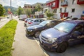 Babrák roka! Výtržník v Bratislave prepichol gumy na 35 autách: Ups, tento detail ho bude dlho mrzieť!