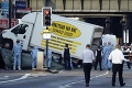 Krvavý útok na mešitu v Londýne: Šoféra dodávky obvinili z vraždy