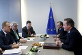 Summit EÚ v Bruseli: Tusk a Juncker predložili konečný návrh dohody s Britániou