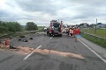 Smrteľná dopravná nehoda v Žilinskom kraji: Vodič († 36) osobného auta je mŕtvy, traja ťažko zranení!