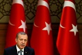 Prezident Erdogan pokračuje v upevňovaní moci: Chce mať pod palcom armádu a tajnú službu!