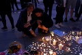 Svet smúti: Takto si uctievajú pamiatku obetí teroristického útoku v Manchestri
