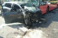 Vážna zrážka autobusu a auta v Bratislave: Niekoľko ľudí sa zranilo!