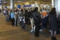 Chaos na letiskách v Austrálii a na Novom Zélande: Cestujúci museli čakať niekoľko hodín!