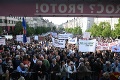 V Česku sa opäť demonštrovalo: Nespokojní ľudia žiadajú hlavu Babiša i Zemana!