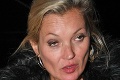 Kráľovná žúrov Kate Moss to opäť prehnala: Ja že som opitá?!