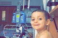 Smrteľne chorý chlapček sa neprestáva usmievať: Jeho statočnosť obmäkčila srdcia všetkým!