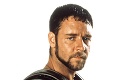 Gladiátor Russell Crowe prichytený pri čine: Nežnosti s kaderníčkou!