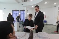 Líder SNS Andrej Danko vhodil svoj hlas do urny spolu so svojim synom