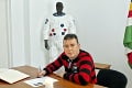 Kysučania na zosnulého slovenského astronauta nedajú dopustiť: Pod jeho fotkou sa dejú hotové divy!