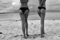 Dvojičky z Twiins provokujú na pláži sexi telom: Na fotke je ale jeden podstatný zádrheľ