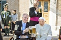 Emeritný pápež Benedikt XVI. oslávil narodeniny: 90-ku zapil pivkom!
