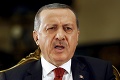 Prezident Erdogan pokračuje v upevňovaní moci: Do basy poslal 300 členov svojej stráže!