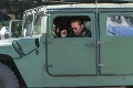 Arnold Schwarzenegger na armádnom obrovi: Za volantom si neodpustil jednu neresť!