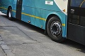 Ďalšia havária českého autobusu: Zranilo sa jedenásť ľudí