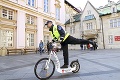 Bratislavskí mestskí policajti majú novú zbraň proti výtržníkom: Uvidíte akú, úsmevu sa neubránite!