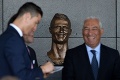 Sochár obhajuje Ronaldovu bustu: Hviezdnemu futbalistovi sa vraj páči!