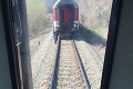 Jaro sadol do vlaku po 25 rokoch, cesta sa zmenila na drámu: Rýchlik roztrhlo na dve časti!