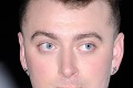 Sam Smith drasticky schudol a zmenil vizáž: Fanúšikovia ho na nových fotkách nespoznávajú!