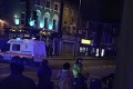 Ďalší hrozivý útok v Londýne: Muži vrazili autom vo vysokej rýchlosti do ľudí, hlásia troch zranených!