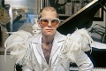 Hudobná legenda Elton John oslavuje: Kráľ kostýmov má 70!