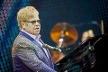 Hudobná legenda Elton John oslavuje: Kráľ kostýmov má 70!