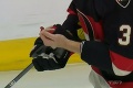 Nechutné zranenie v zápase NHL: Crosby odsekol obrancovi Senators kus prsta!