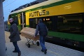 Desivý nález vo vlaku do Bratislavy: Vo vozni sedel mŕtvy muž († 28)