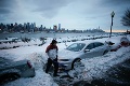 Východné pobrežie USA paralyzovala zimná víchrica: Vyžiadala si mŕtvych