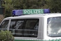 Pred veľvyslanectvom v Berlíne zadržali podozrivého muža: Ochrankára udrel päsťou