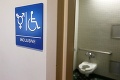 Rodičia sa búria! Základná škola prišla s kontroverzným nápadom: Spoločné toalety pre dievčatá a chlapcov