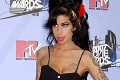 Veci speváčky Winehouse († 27) vydražili za 3,4 milióna eur: O jednu z nich bol enormný záujem