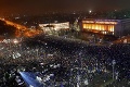 Masové protesty v Rumunsku nepomohli: Vláda ustála hlasovanie o dôvere