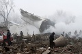 Tragédia neďaleko medzinárodného letiska: Na dedinu sa zrútilo lietadlo, najmenej 32 mŕtvych!
