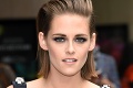 Kristen Stewart s priateľkou Stellou Maxwell: Vášnivé bozky aj horúce pohľady!