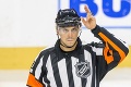 Rozhodca v NHL sa vytočil a pustil si jazyk: Toto počul každý v hale