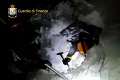 Tragédia v Taliansku: Záchranári stále pátrajú po nezvestných, pod závalom snehu našli dve telá!