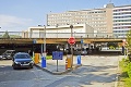 Ľudia pred slovenskými nemocnicami strácajú trpezlivosť: Parkovné platiť nechceme!