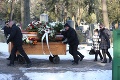 Tanečník Modrovský pochoval milovanú babičku Máriu († 92): Smútok skrýval za okuliarmi