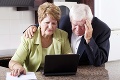 Tisíckam dôchodcov prepočítavajú dôchodok aj exekučné zrážky: Koľko eur vám musí ostať na život?