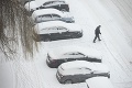 Slovensko sa pasuje s návalom snehu: V jednom okrese už vyhlásili kalamitnú situáciu!