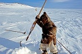 Tradície Inuitov vymierajú: Eskimákom platia 1 000 eur, aby zostali sami sebou