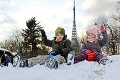 Perinbaba vytiahla drobcov na bratislavskú Kolibu: Aha, ako sa tešíme zo snehu!