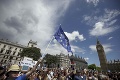 Tisícky Britov vyšli do ulíc: Chceme zostať v Európskej únii!