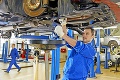 Výrobcovia áut budú potrebovať 14 000 pracovníkov: V automobilke zarobíte až 1 400 eur