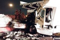Kamión nabúral do niekoľkých áut, potom ho zachvátil požiar: Pri nehode prišlo o život najmenej 30 ľudí!