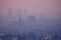 Francúzsko sužuje nebezpečný smog: Okolie Paríža je zamorené už štvrtý deň!