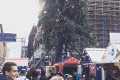 Vianočný strom v Montreale je na smiech: Keď sa naň pozriete, pochopíte prečo!